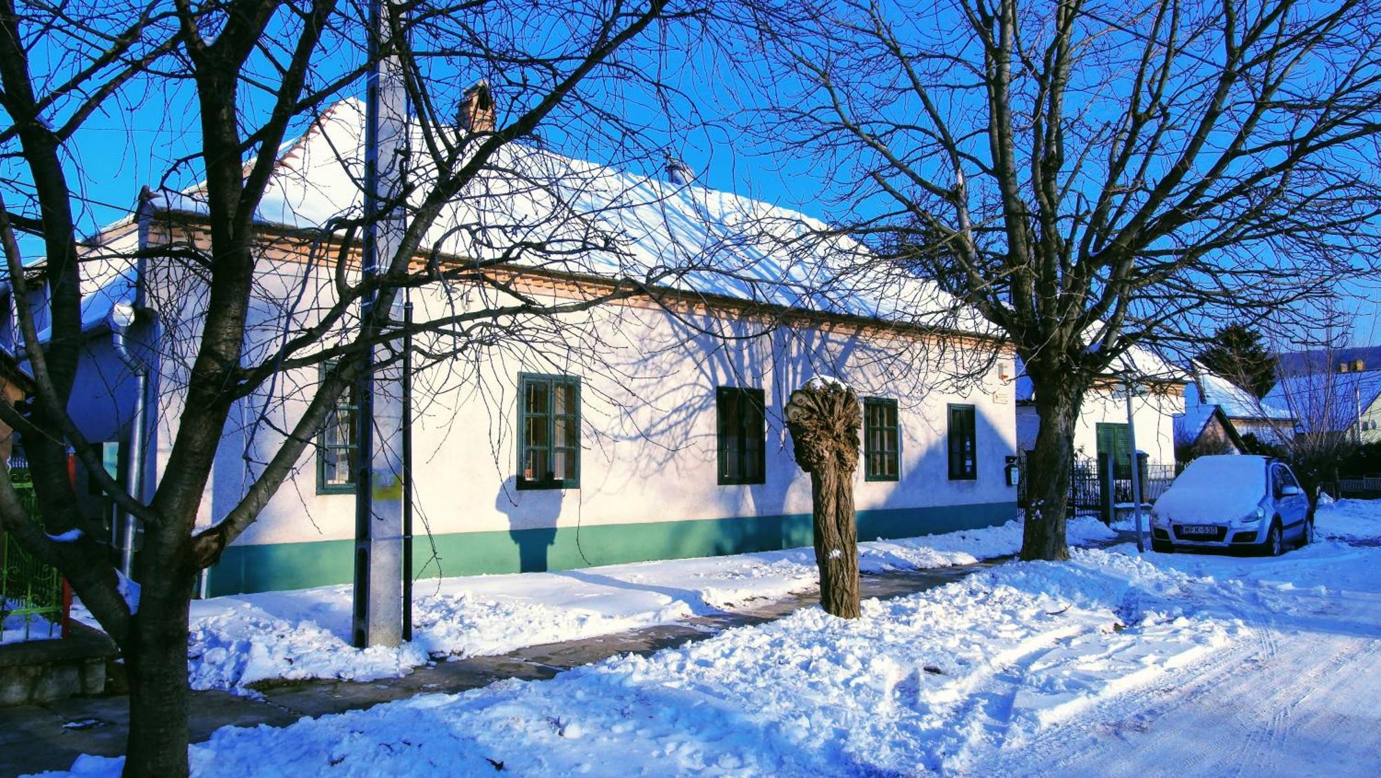 Bike Stop Duna Dunaszentmiklos Exterior photo